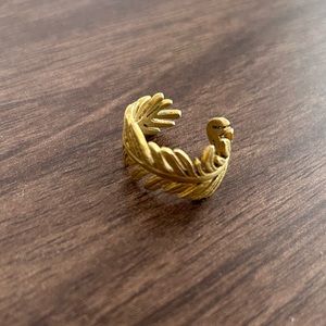 Julie Vos fern ring